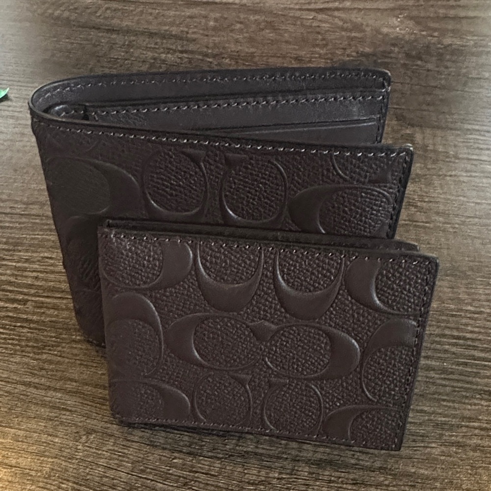 Coach Embossed Brown Leather wallet with Card Holder - Picture 3 of 6